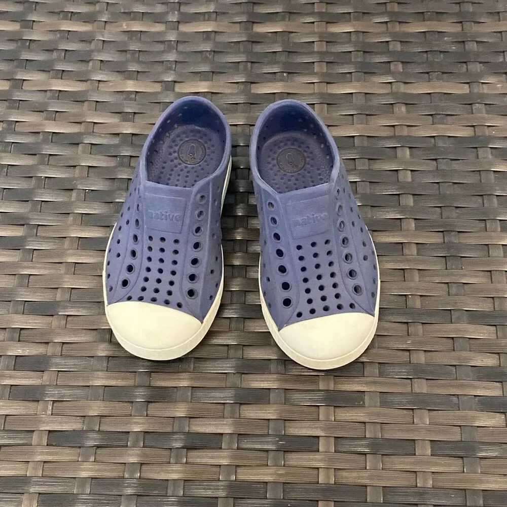 Native Jefferson shoes, children’s size 8